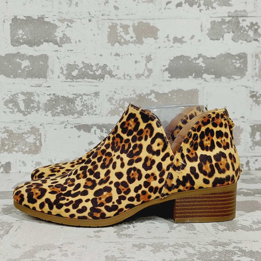 NEW Kenneth Cole Reaction Leopard Print Side Way Low Heel Ankle Booties C1053